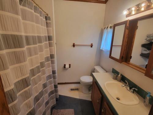 Camp Not Found - 3 Queen Bedrooms By The Lake