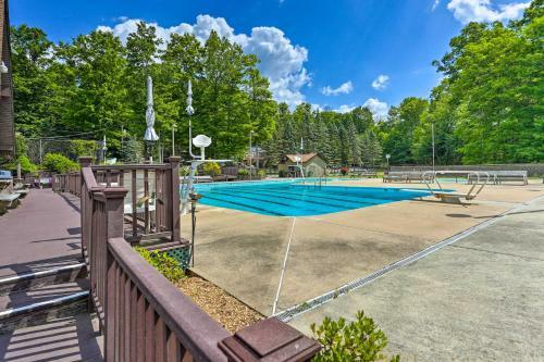 Cozy Lake Ariel Home With Community Amenities!