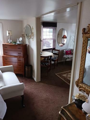 Hostal The Regina House Tea Room
