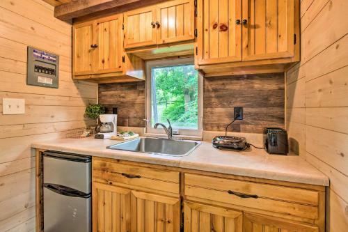 Apartamento Tranquil Creekside Tiny Home In Dutch Country