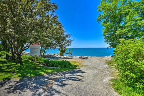 Charming Lake Erie Getaway Walk To Beach!