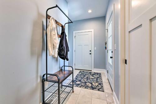 Charming Lake Erie Getaway Walk To Beach!