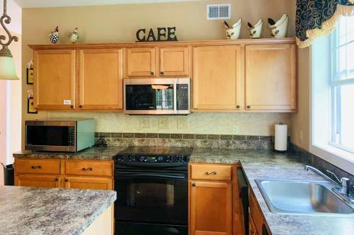 Pocono Summit Getaway With Resort Amenities!