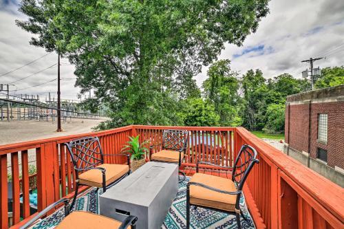 Pittsburgh Home With Pool, Fire Pit And Game Room
