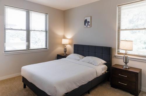 Chic Modern 3br Apartment In Oak Hill By Stay Gia