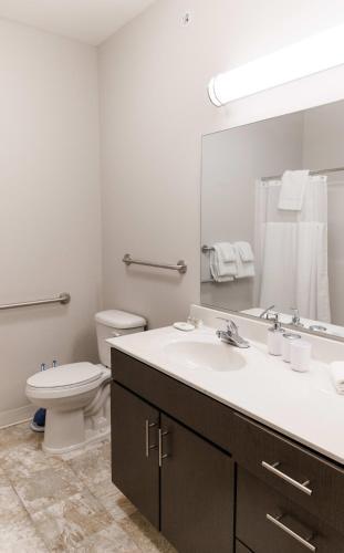 Chic Modern 3br Apartment In Oak Hill By Stay Gia