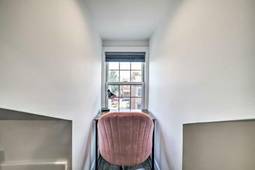 Convenient And Chic Pittsburgh Home With Patio!