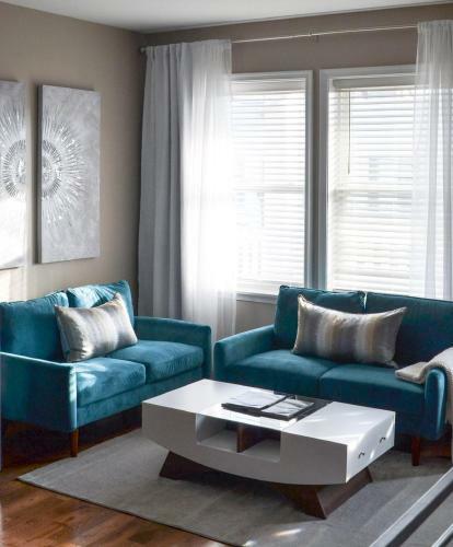Beautiful 2 Bedroom Apartment With Patio And Deck