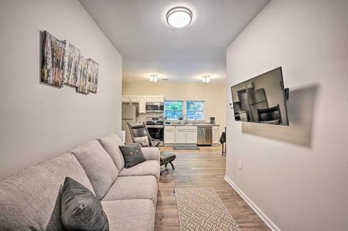 Pet-friendly Central Cottage 2 Mi To Clemson