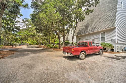 Apartamento Island Condo With Balcony, Golf Course Views!