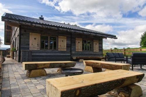 Chalet Am �lberg Mit Badefass Und Altholzsauna