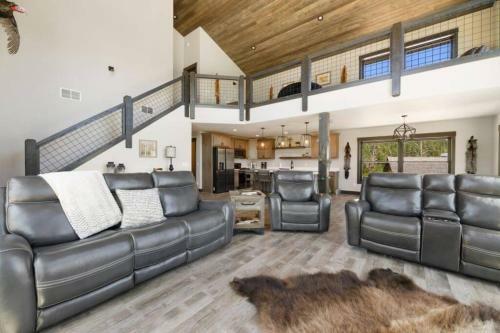 24 Karat Loge At Terry Peak