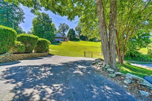 Waterfront Lake Cottage With Dock, Gentle Slope