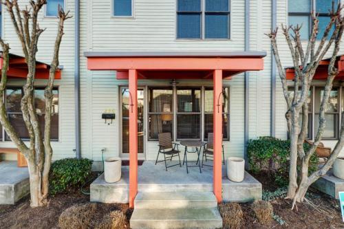 Southside Artist Townhouse