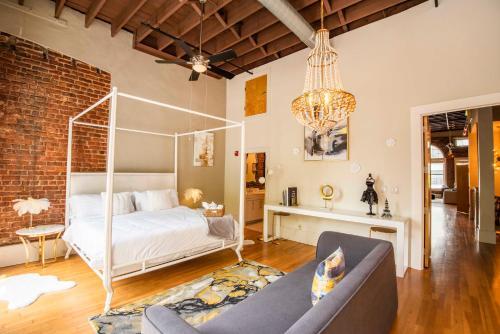 Apartamento Largest Rooftop W Firepit - Vaulted Luxe Penthouse