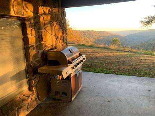 South Cumberland Bluff House / Million-dollar View