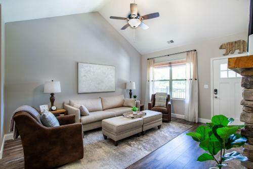 Charming Cades Cove Condo - Community Amenities