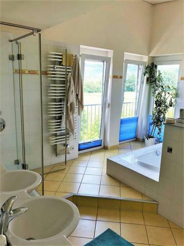 Apartamento Tolle Gro�e Wohnung Mit Kamin Und Terrasse