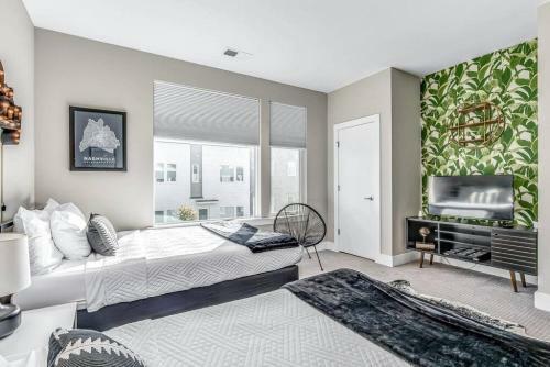 Big New And Modern With Skyline View Mural And Ping Pong