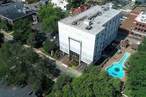 Music Row Retreat - 3 Beds, 1 Bedroom, Pool, Parking