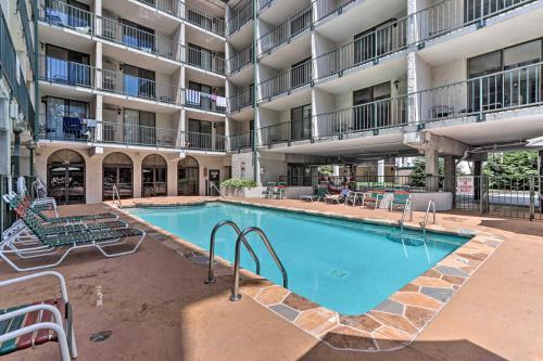 Apartamento Gatlinburg Condo With Pool Access - Walk Dtwn!