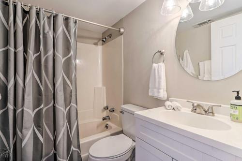 Apartamento Gatlinburg Condo With Pool Access - Walk Dtwn!