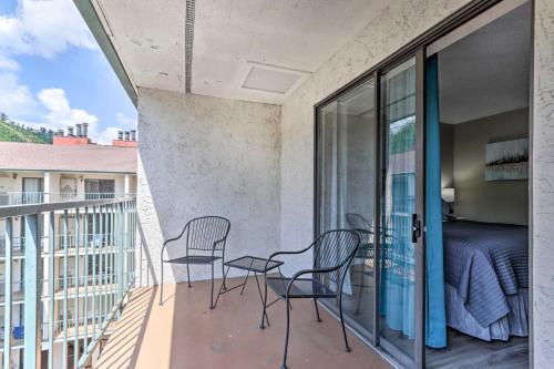 Apartamento Gatlinburg Condo With Pool Access - Walk Dtwn!