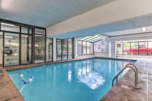 Apartamento Gatlinburg Condo With Pool Access - Walk Dtwn!