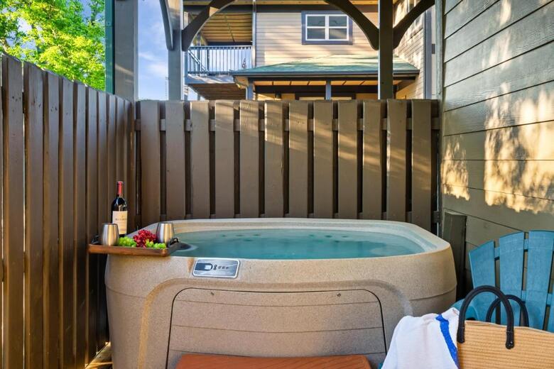Summer Special, Mountain View, Cabin, Hottub, Game Rm, Sleeps 20