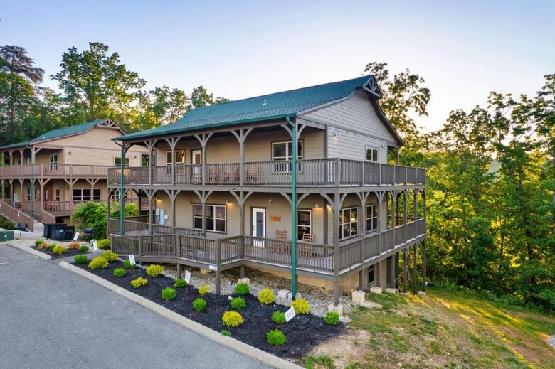 Summer Special, Mountain View, Cabin, Hottub, Game Rm, Sleeps 20