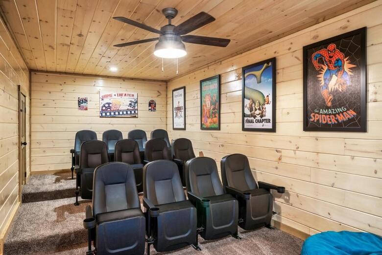 Summer Special, Mountain View, Cabin, Hottub, Game Rm, Sleeps 20