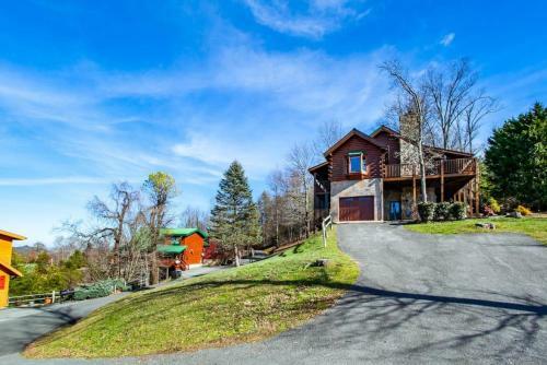 Panoramic Views At Mountaintop With Hot Tub