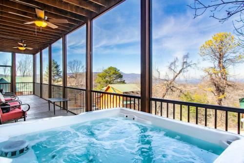 Panoramic Views At Mountaintop With Hot Tub