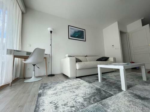 Apartamento Appartement De Standing, Lumineux � 10mn De Cdg