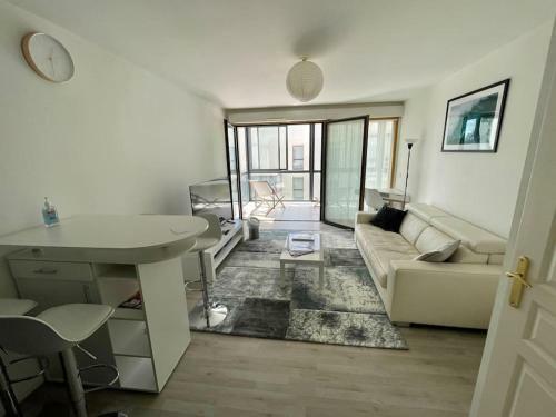 Apartamento Appartement De Standing, Lumineux � 10mn De Cdg