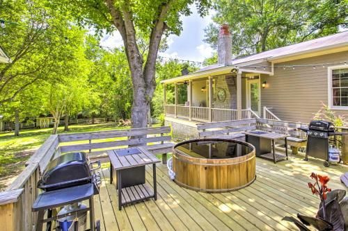 Well-appointed And Spacious Chappell Hill House