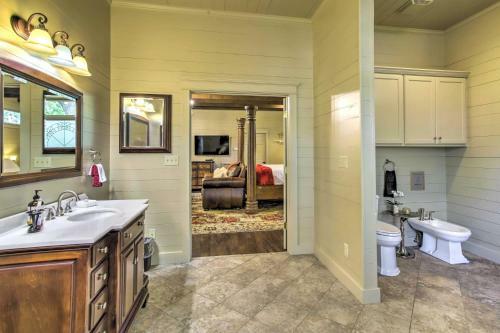 Well-appointed And Spacious Chappell Hill House