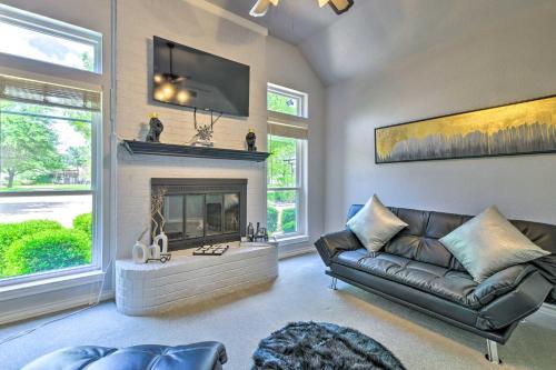 Waterfront Granbury Retreat With Dock And Slip!