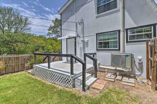 Cozy Granbury Retreat With Yard - Walk To Lake!