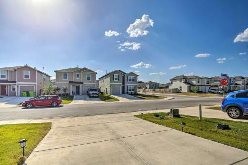 Chic San Antonio Home With Yard About 25 Mi To Dtwn