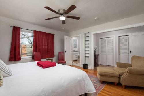Grand Performance Hm For Your Group Near Downtown