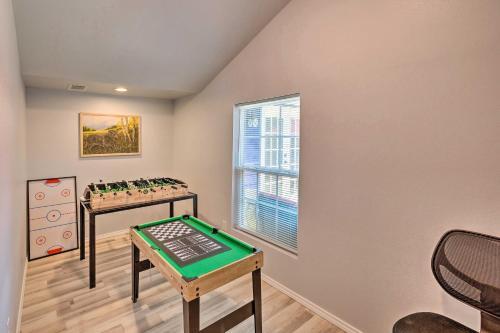 Family-friendly Fort Worth Home With Fire Pit!