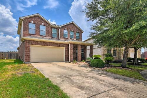 Convenient Katy Retreat - 27 Mi To Houston!