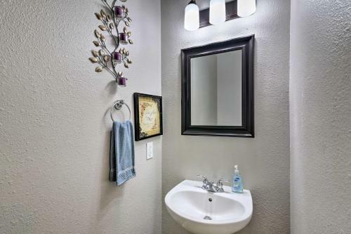 Convenient Katy Retreat - 27 Mi To Houston!