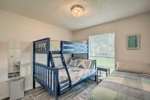 Cozy Irving Home With Fully Fenced Backyard!
