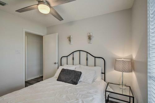 Cozy Irving Home With Fully Fenced Backyard!