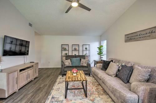Cozy Irving Home With Fully Fenced Backyard!