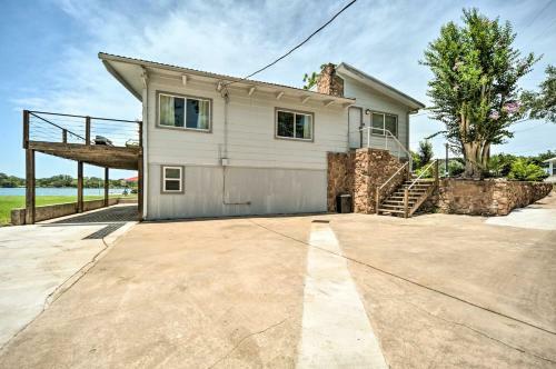 Waterfront Kingsland Home With Boat Dock And Slip