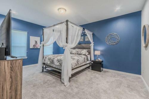 Modern 4 Br Near Downtown, Zoo