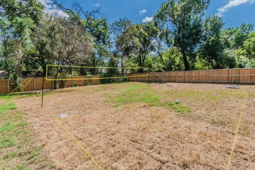 Modern 4 Br Near Downtown, Zoo